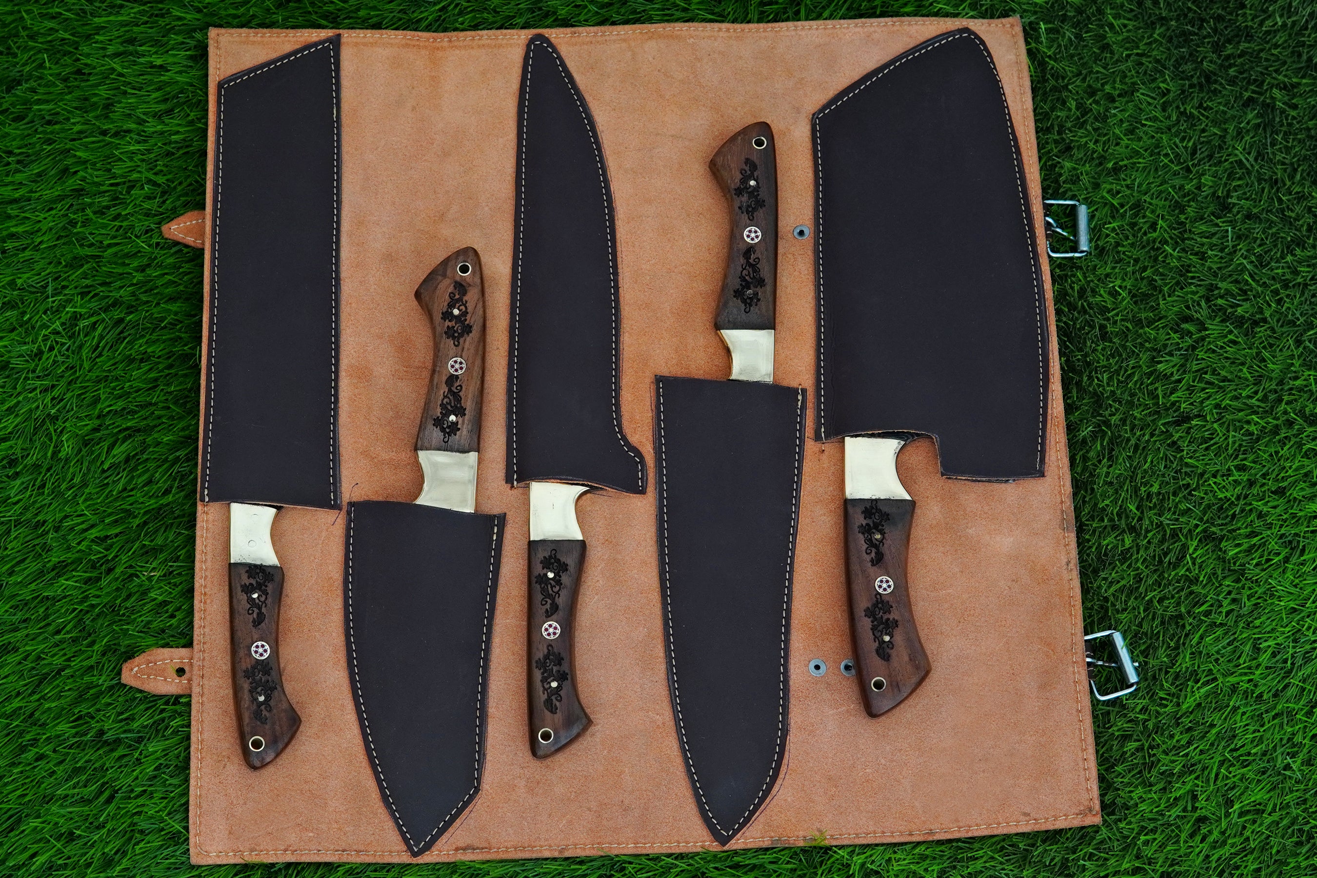 Handmade Kitchen Knives Set Damascus Steel Forged Full Tang Chef Knives Set With Leather Kit & Engraved Rosewood Handles