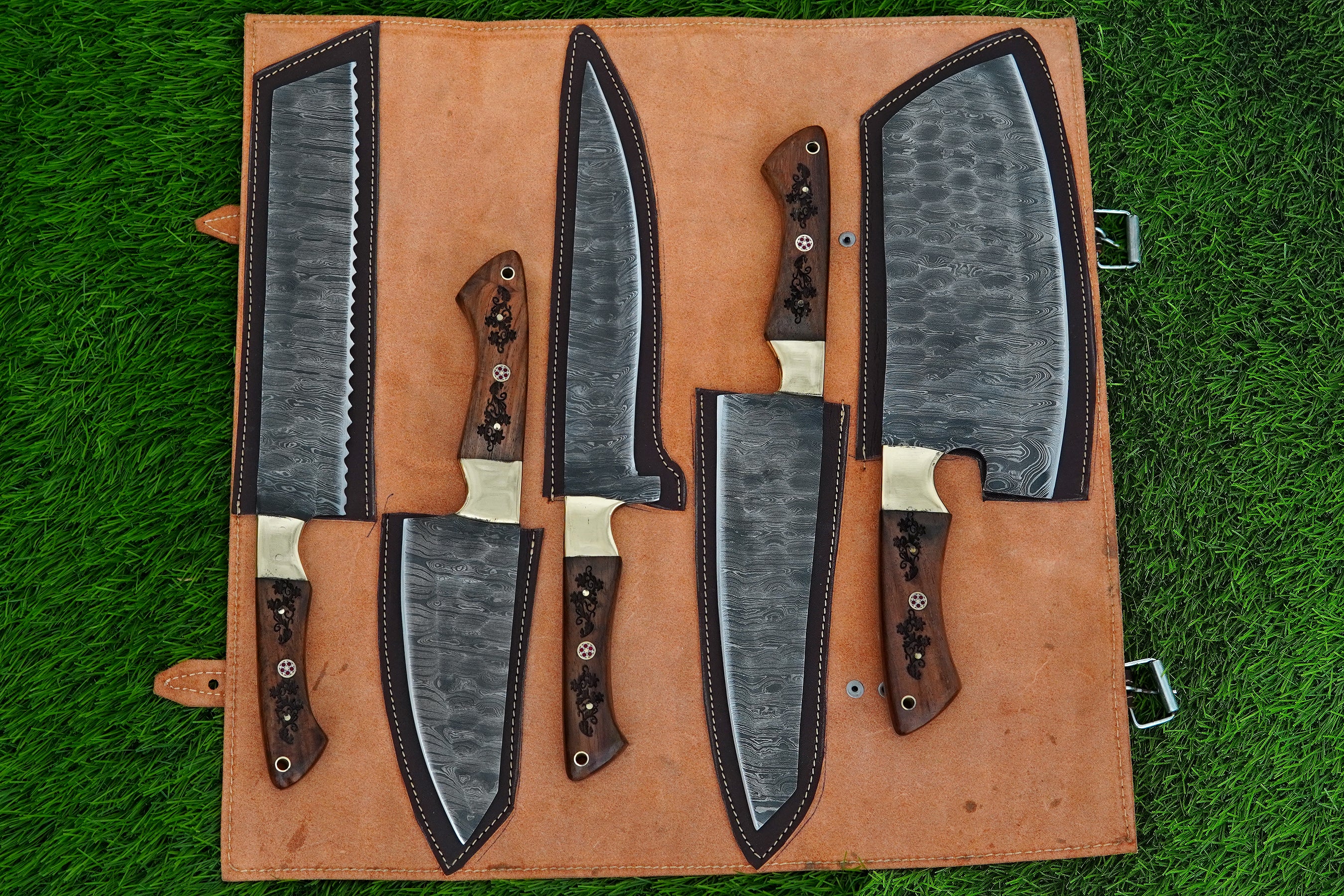 Handmade Kitchen Knives Set Damascus Steel Forged Full Tang Chef Knives Set With Leather Kit & Engraved Rosewood Handles